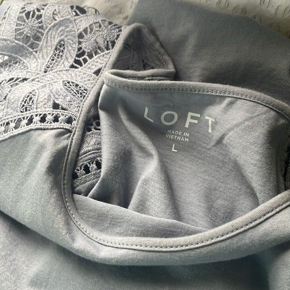 Loft top with Lace sleeves size L - Picture 3 of 4